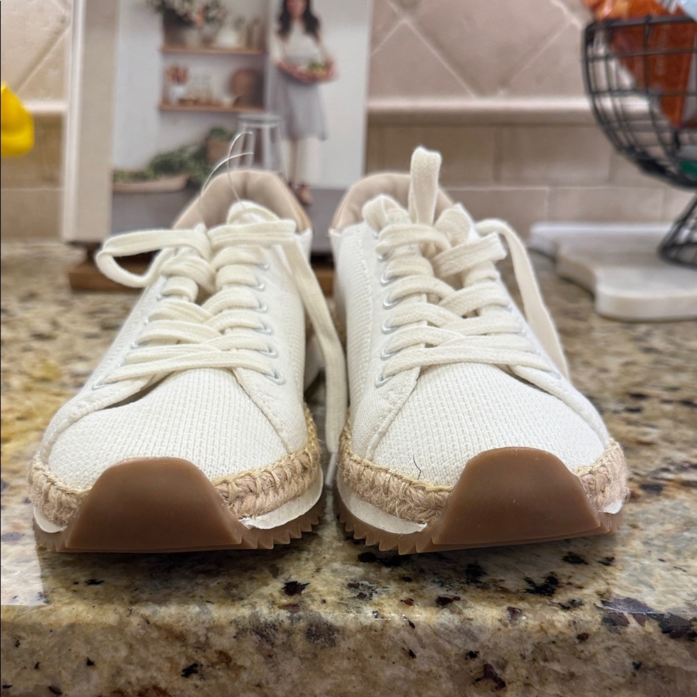 Elegant Cream and Tan Women's Sneakers - Picture 6 of 7